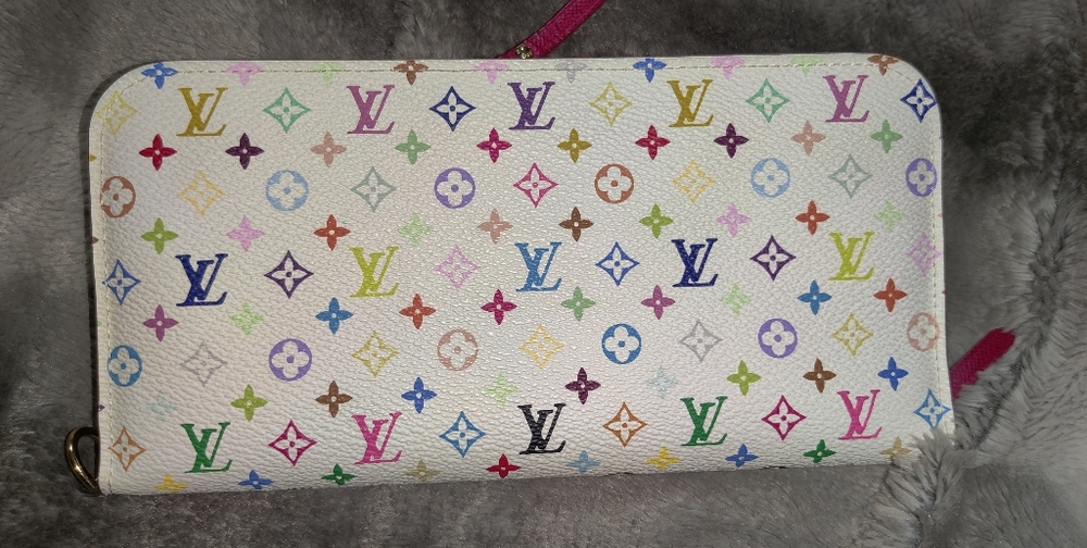 Louis Vuitton Isolate wallet